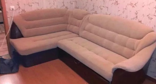 Перетяжка углового дивана. Москва