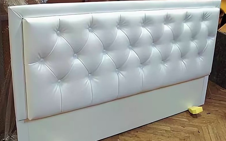 Перетяжка изголовья кровати в Москве | Обивка мягкой спинки